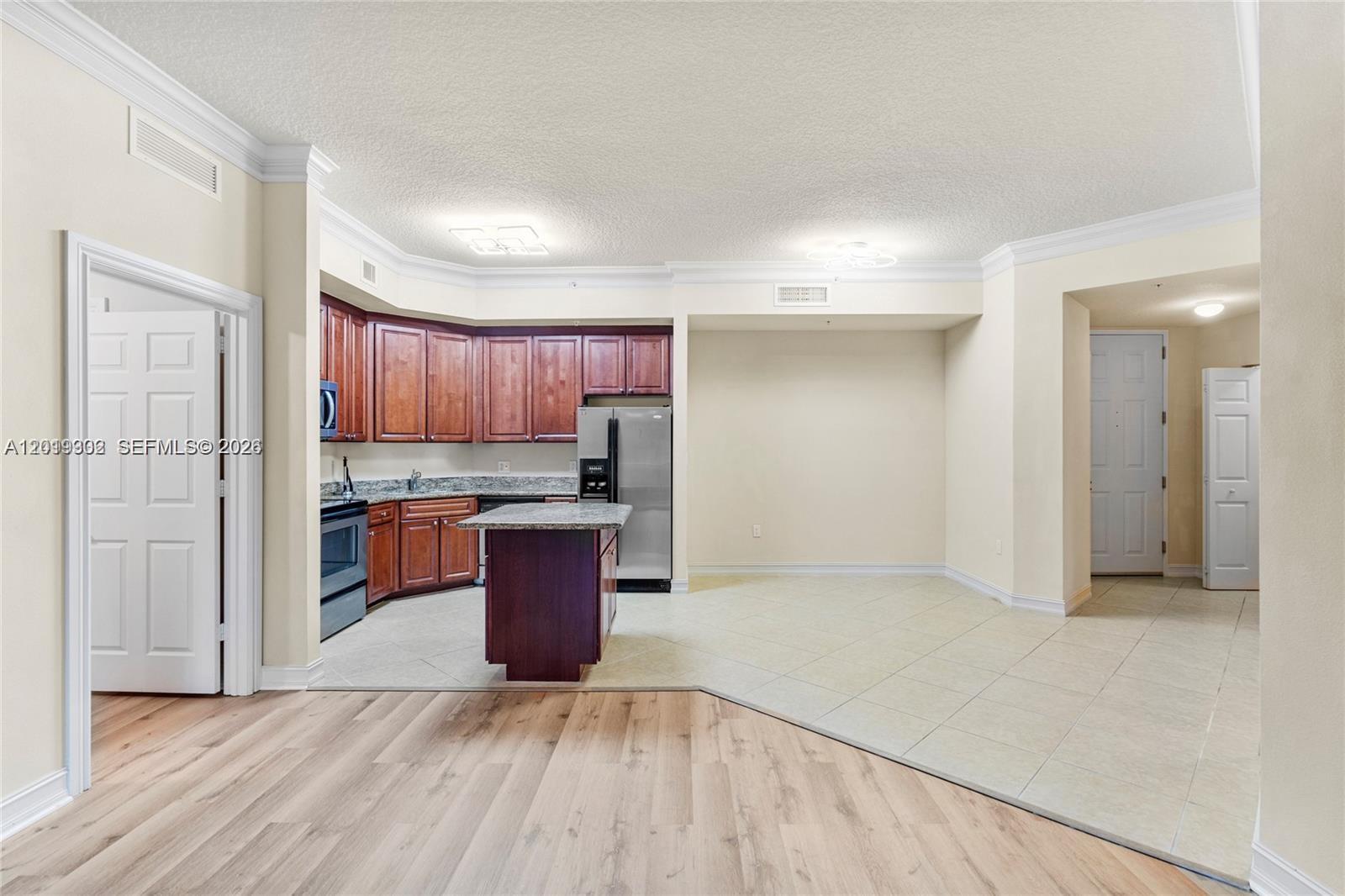 ALAQUA CONDO - Residential