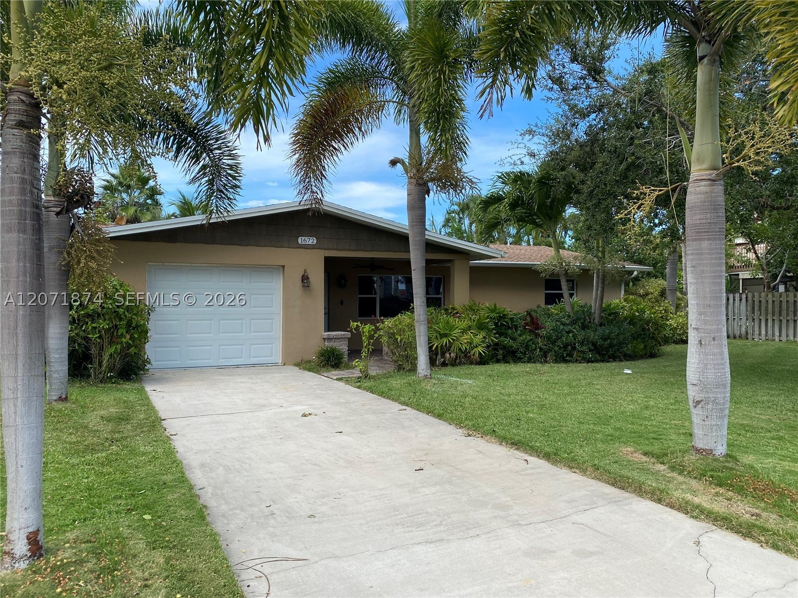 1672 Thumb Point Dr