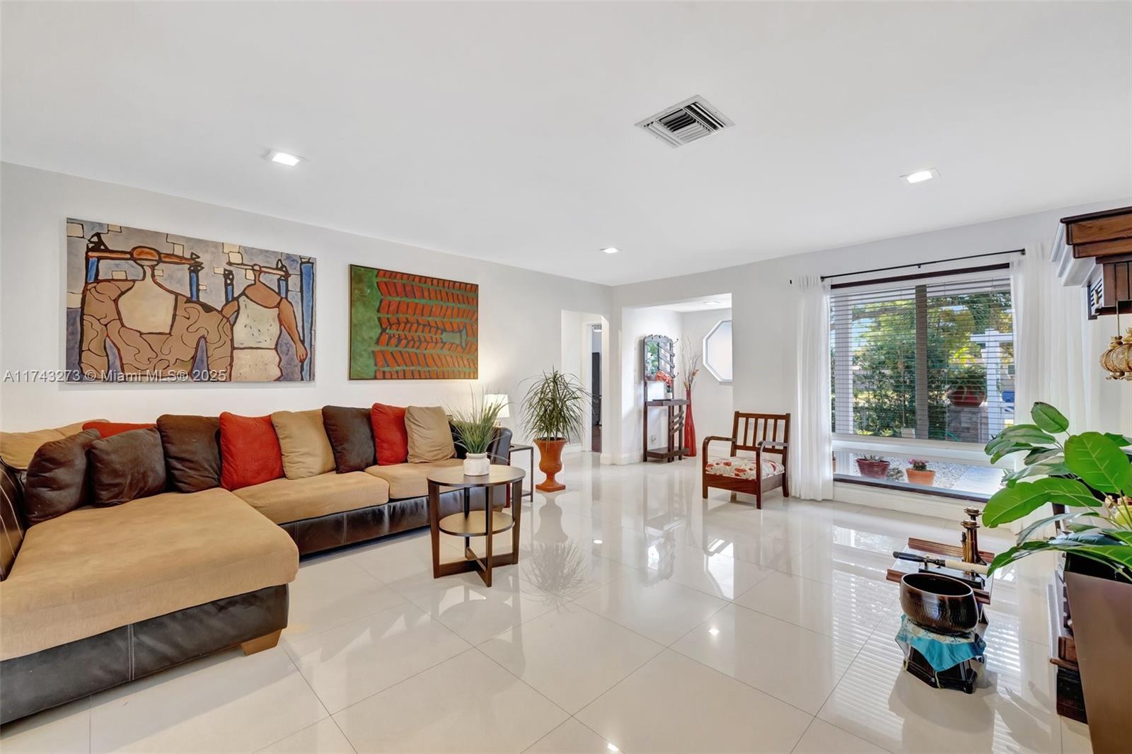 IMPERIAL POINT 3RD SEC - Residential