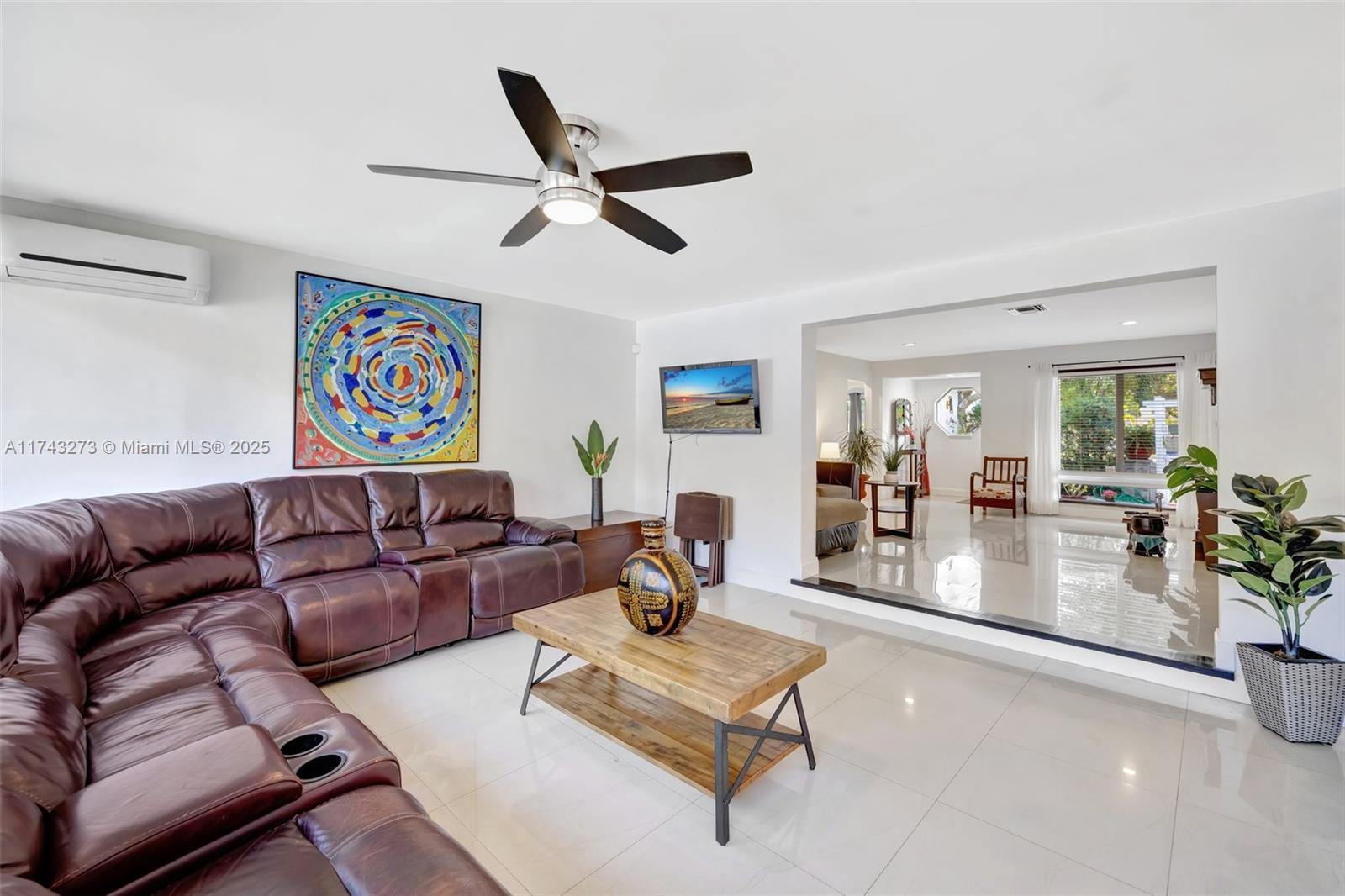 IMPERIAL POINT 3RD SEC - Residential