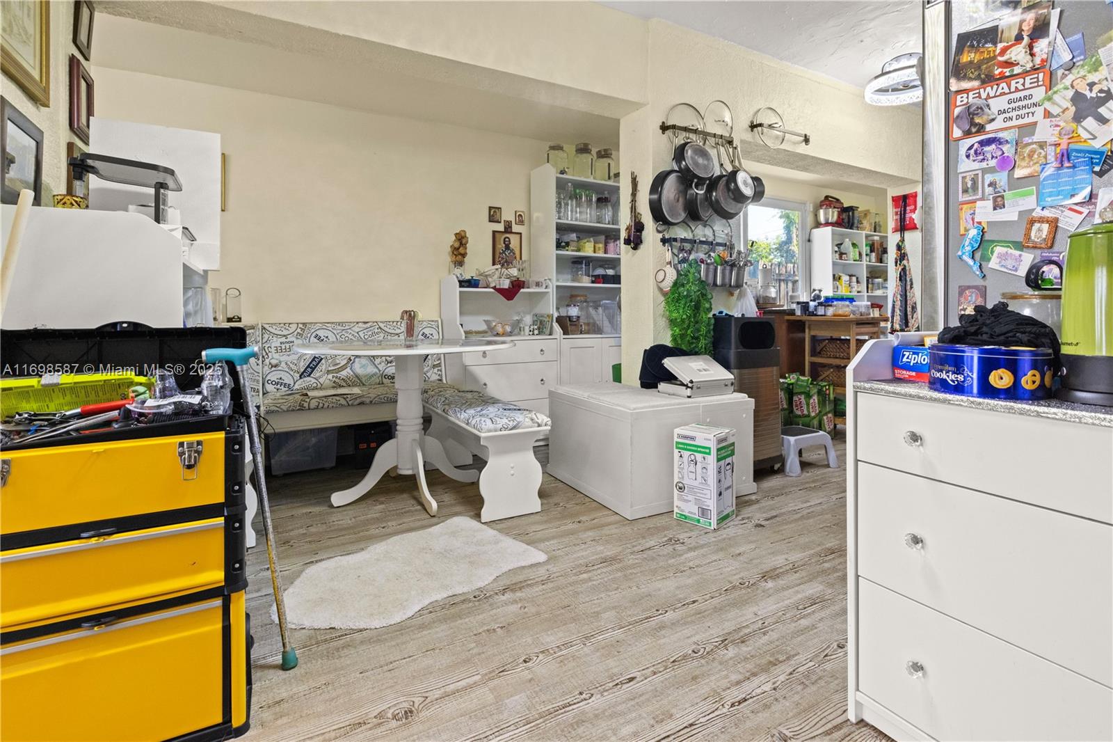 HOLLYWOOD LITTLE RANCHES - Residential