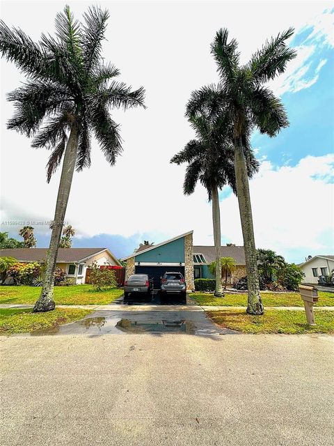 Single Family Residence in Sunrise FL 9504 46th St St.jpg