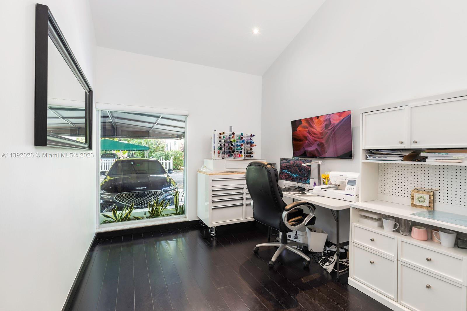 CRYSTAL HEIGHTS - Residential