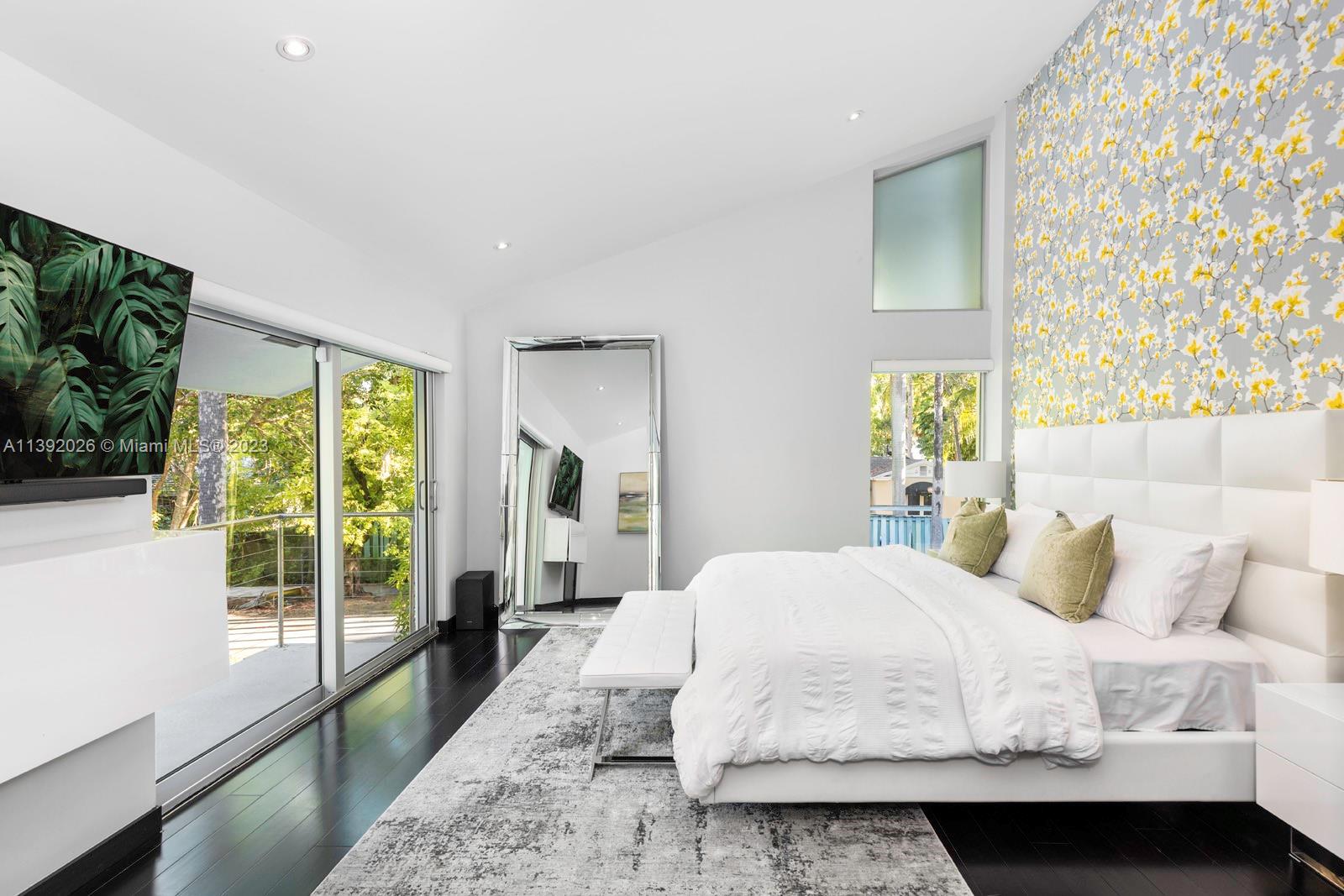 CRYSTAL HEIGHTS - Residential