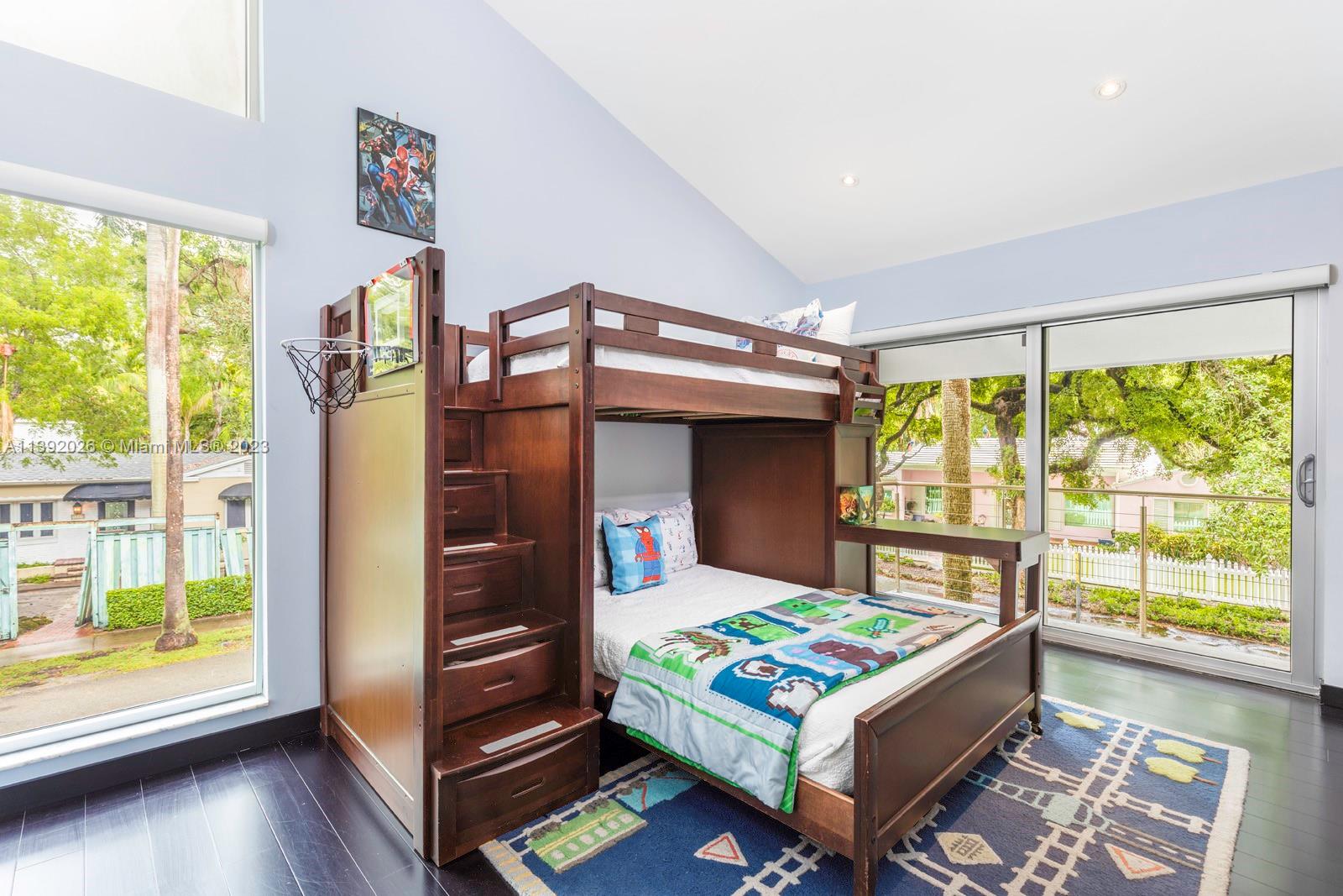 CRYSTAL HEIGHTS - Residential