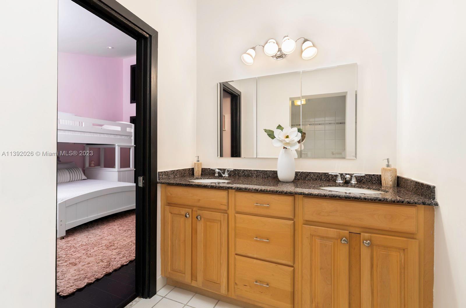 CRYSTAL HEIGHTS - Residential