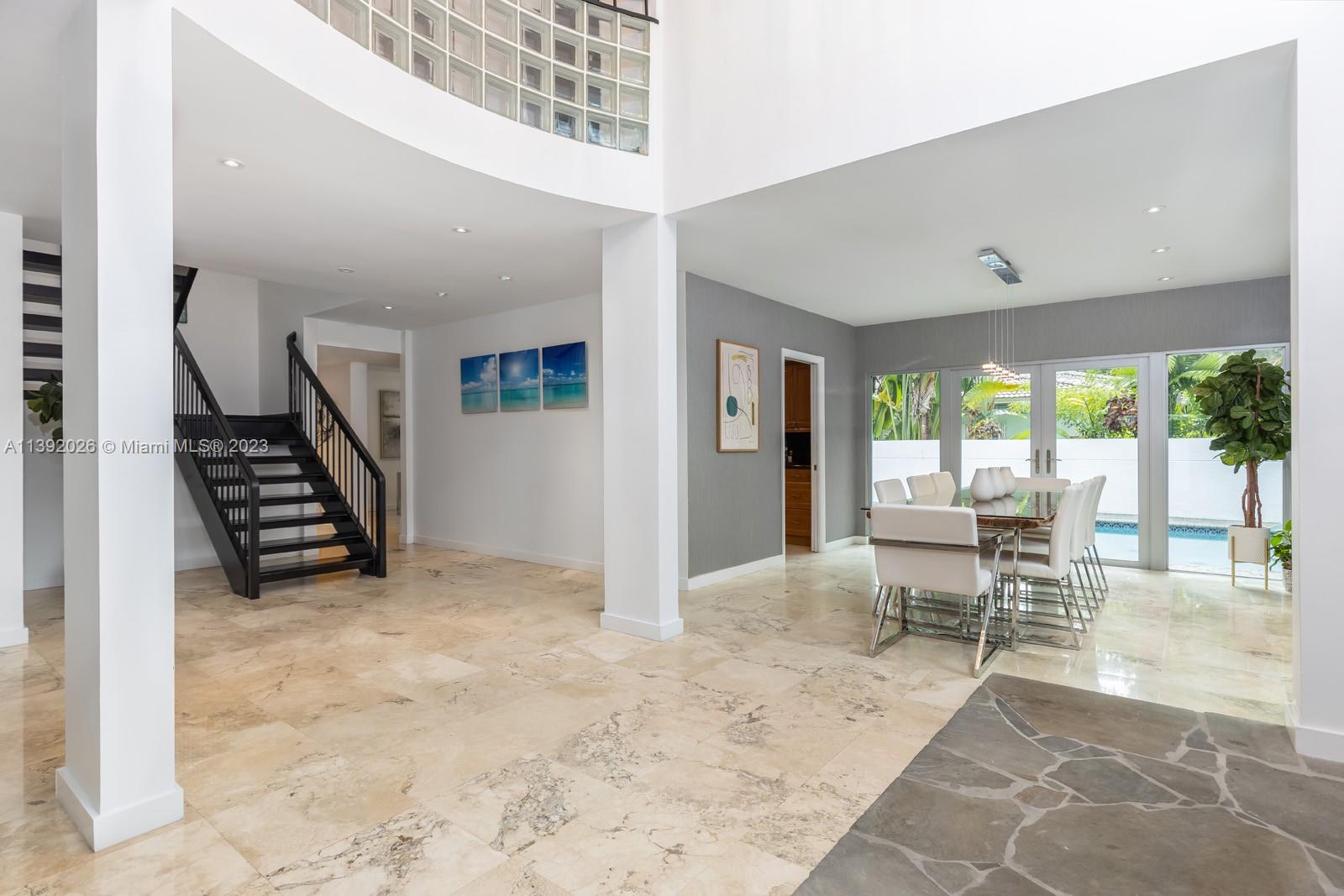 CRYSTAL HEIGHTS - Residential