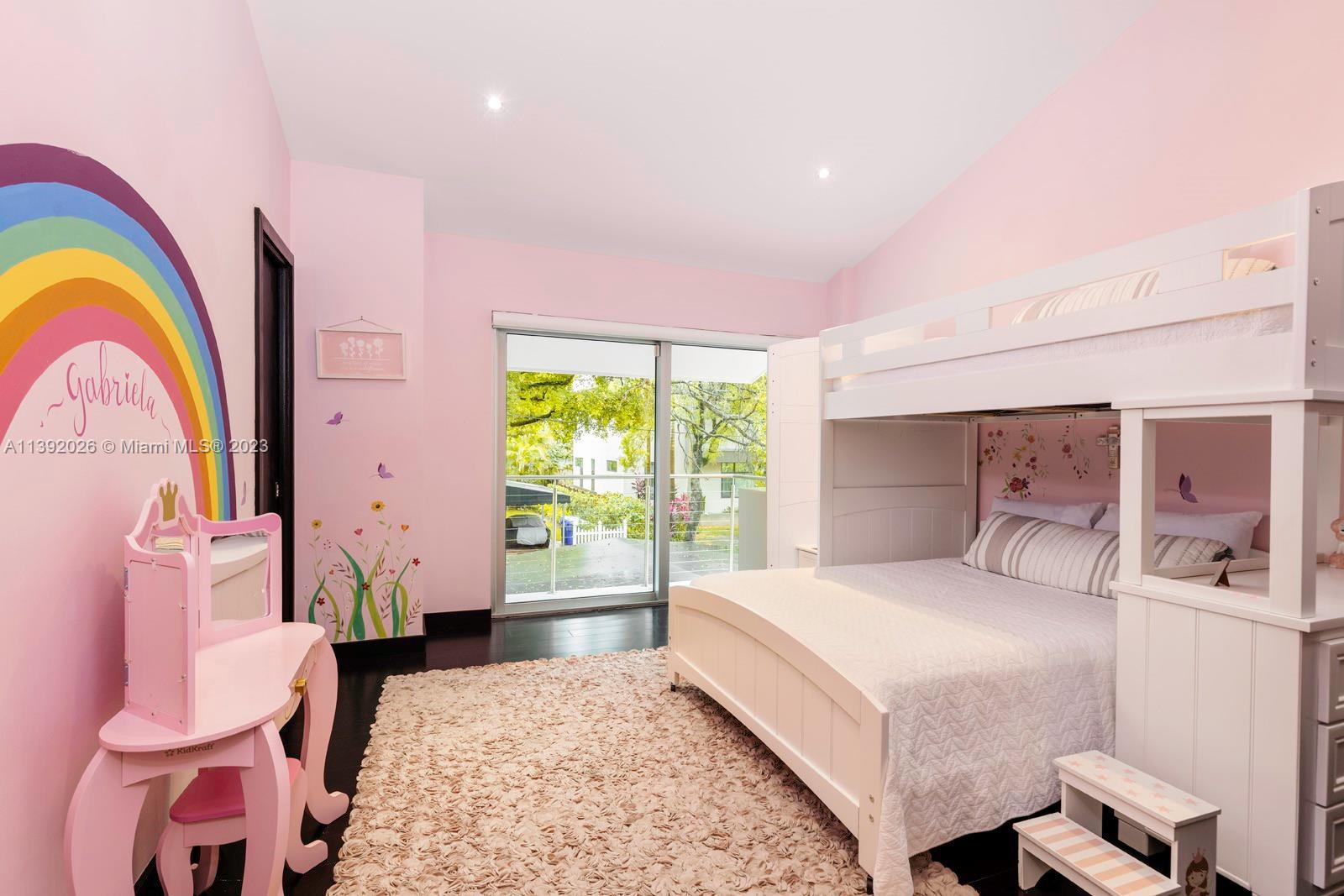 CRYSTAL HEIGHTS - Residential