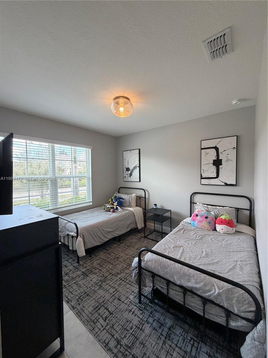 CREEKSIDE PLAT NO 1 - Residential Lease