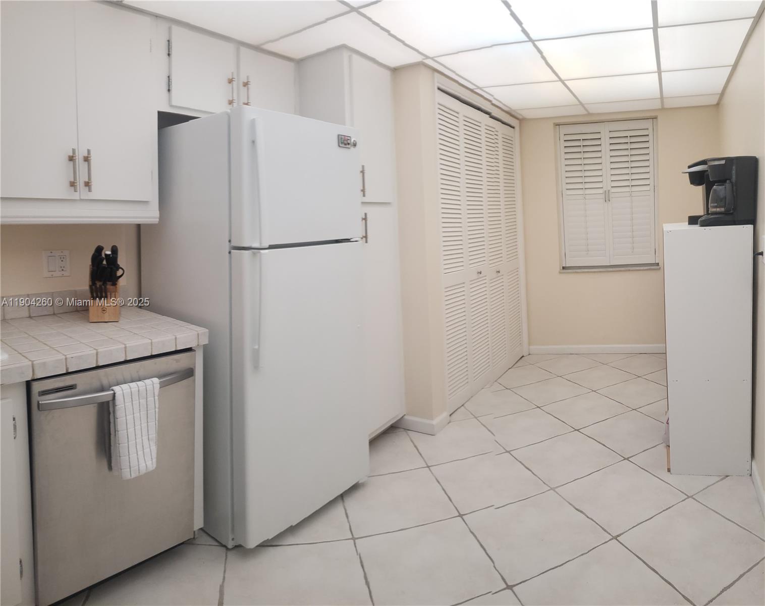 NO 1 PALM-AIRE COUNTRY CL - Residential Lease