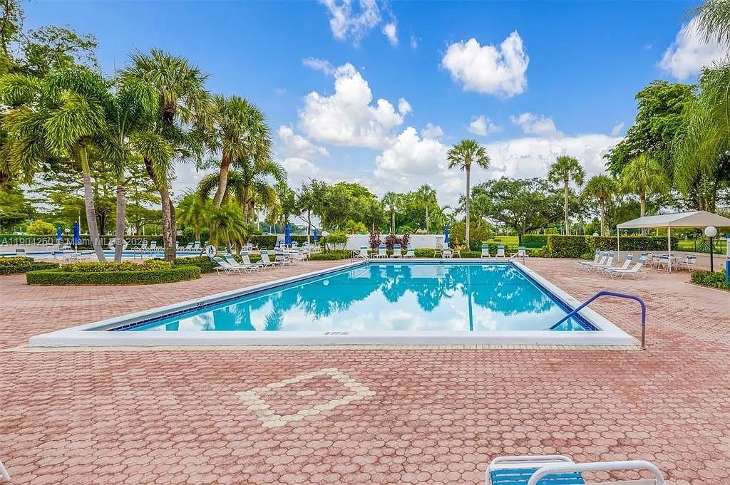 NO 1 PALM-AIRE COUNTRY CL - Residential Lease