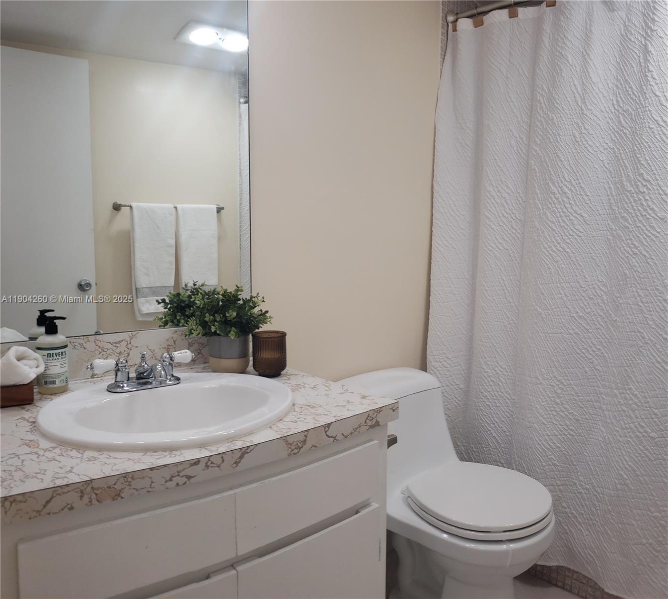 NO 1 PALM-AIRE COUNTRY CL - Residential Lease