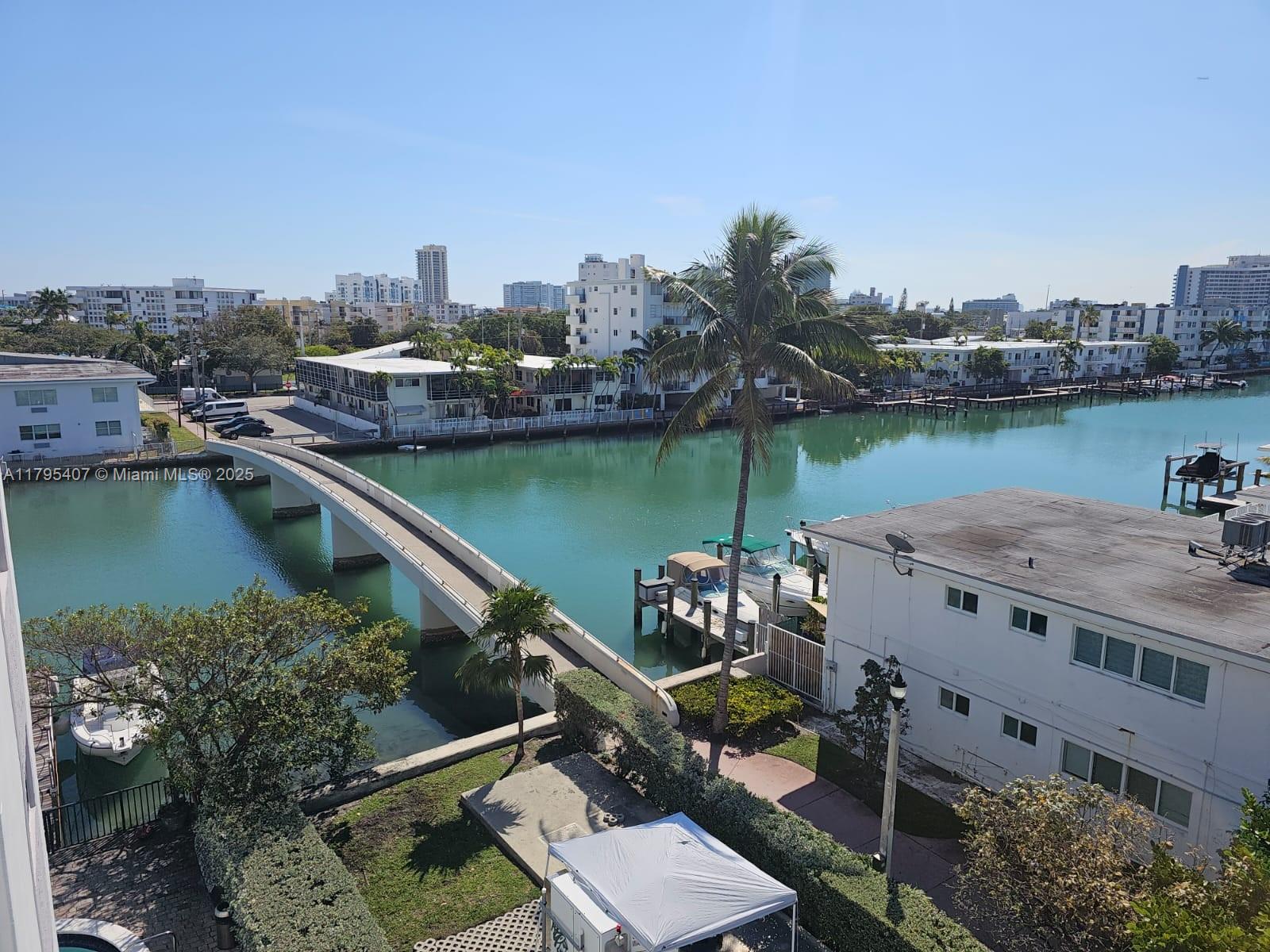 BISCAYNE BCH SUB - Residential Lease