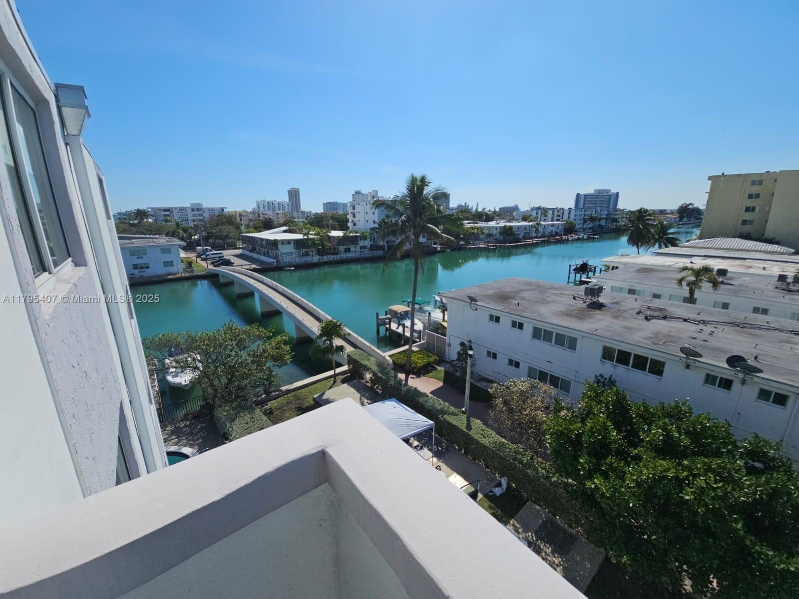 BISCAYNE BCH SUB - Residential Lease