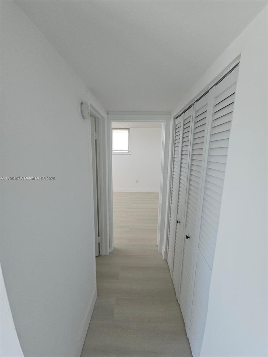 BISCAYNE BCH SUB - Residential Lease