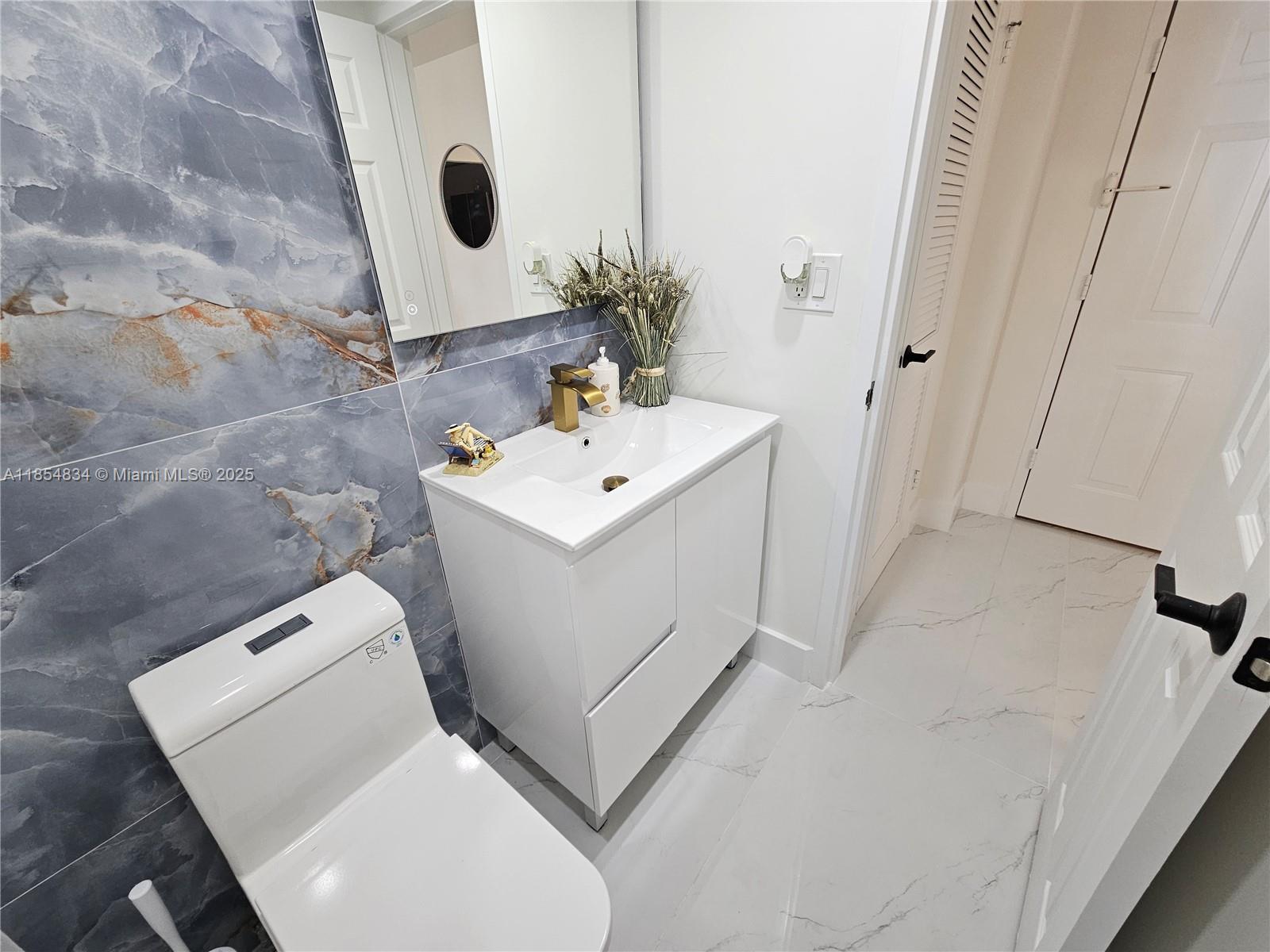 WAVE CONDO - Residential Lease