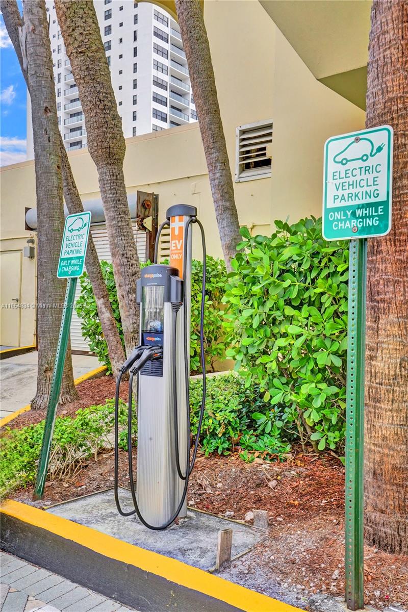 WAVE CONDO - Residential Lease