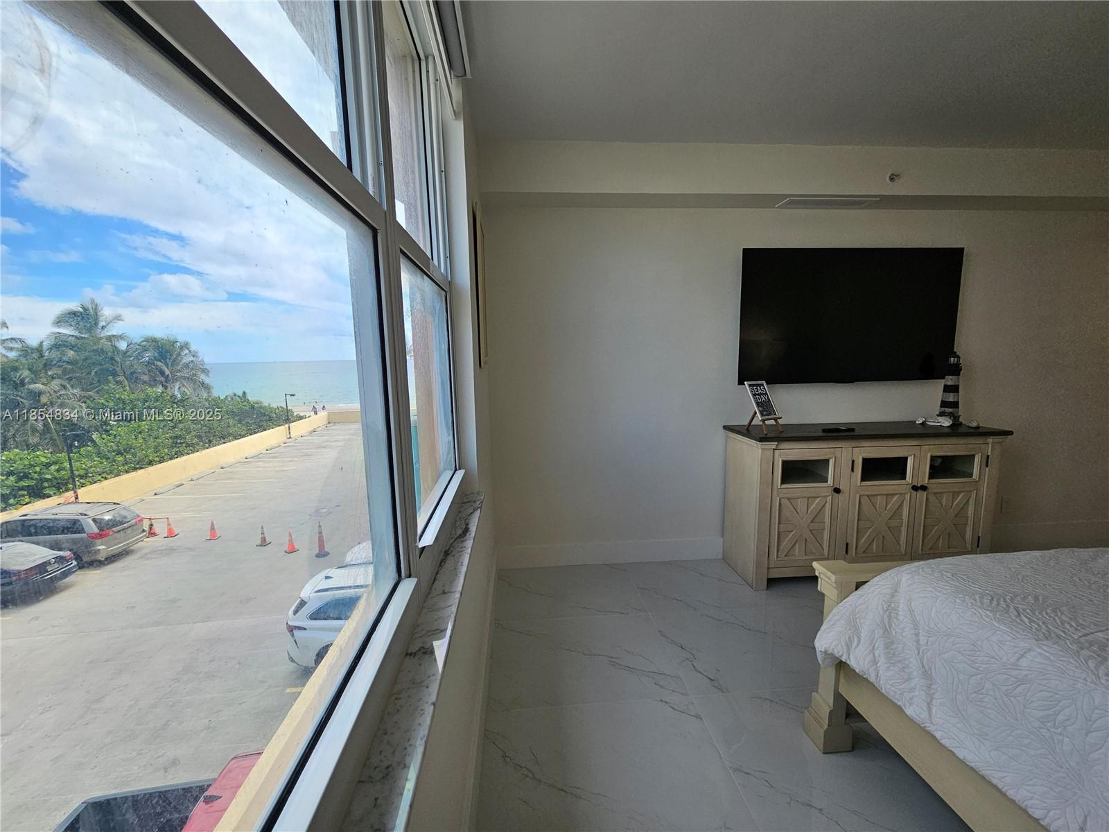 WAVE CONDO - Residential Lease