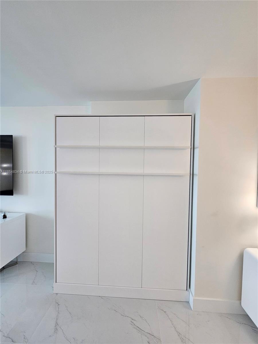 WAVE CONDO - Residential Lease