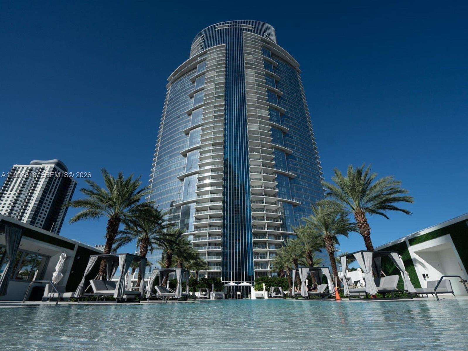 PARAMOUNT MIAMI WORLDCENT - Residential Lease