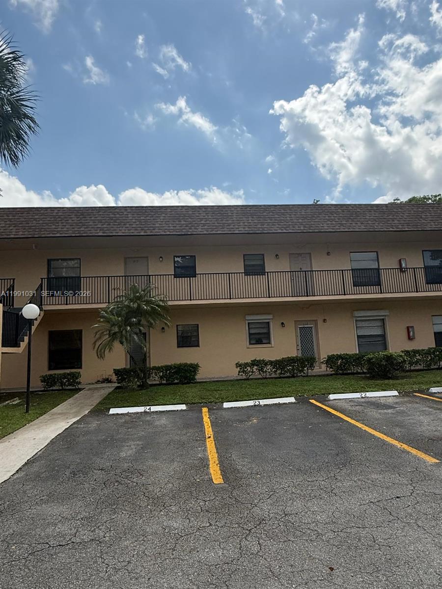 VILLAS AT CARRIAGE HILLS - Residential