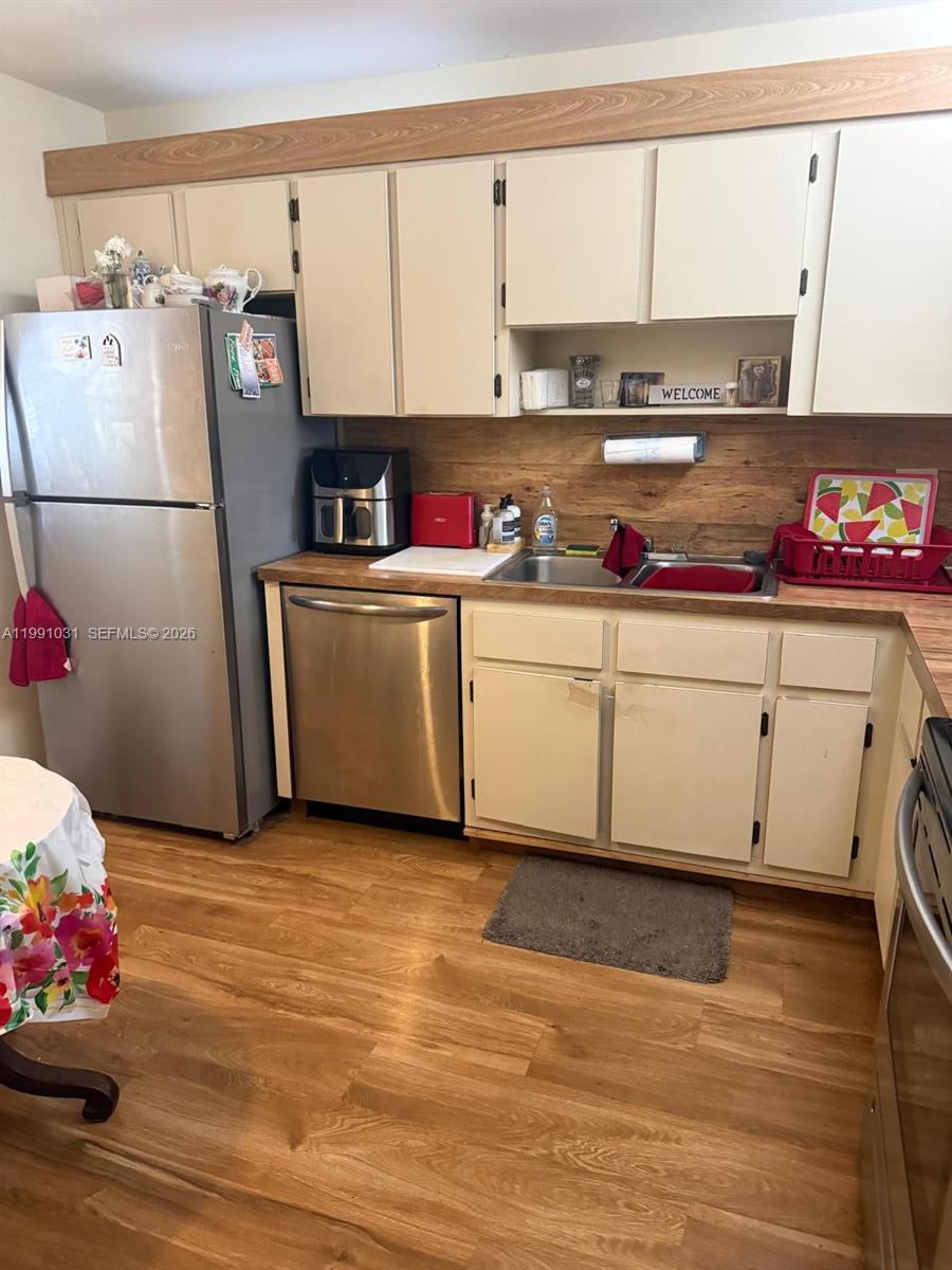 VILLAS AT CARRIAGE HILLS - Residential