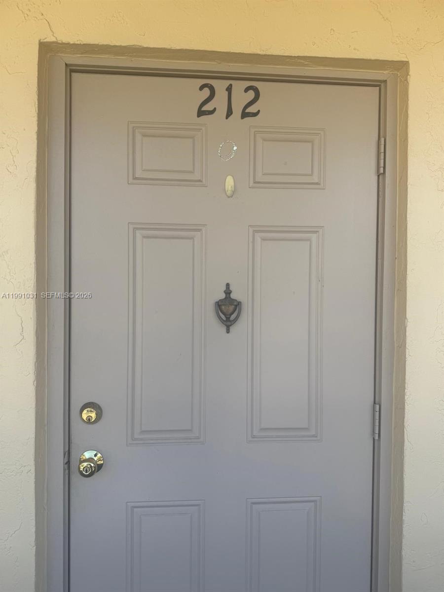 View photos, virtual tours, details... 2 Briarwood Cir 212