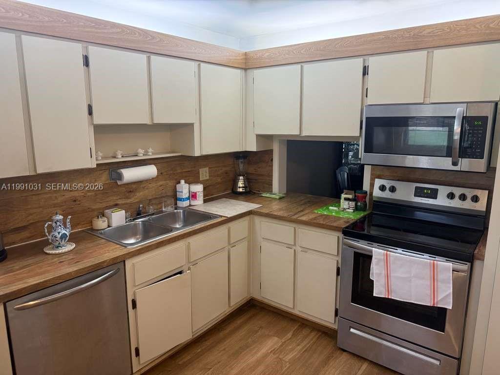 2 Briarwood Cir 212