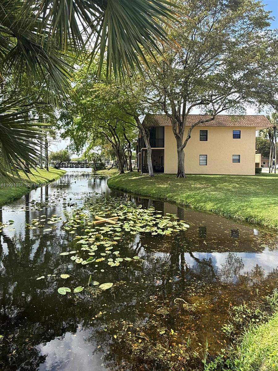 VILLAS AT CARRIAGE HILLS - Residential