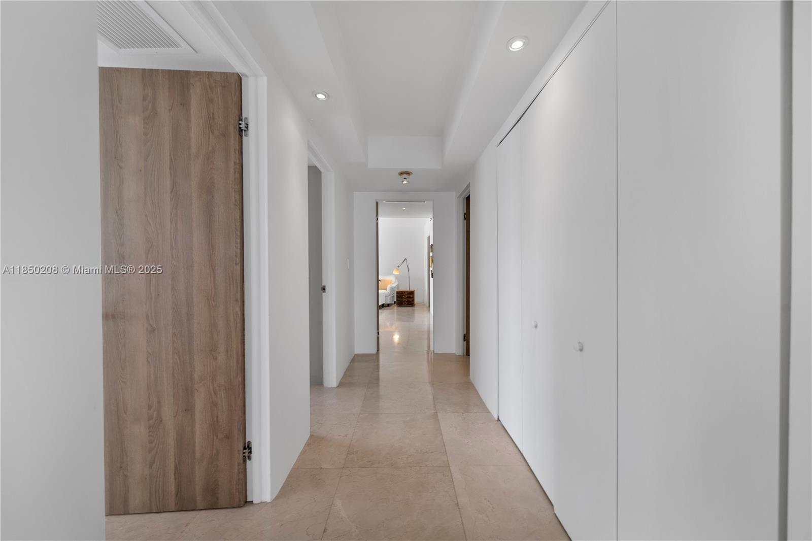 COMMODORE CLUB SOUTH COND - Residential Lease