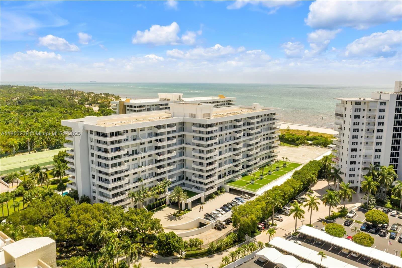 COMMODORE CLUB SOUTH COND - Residential Lease