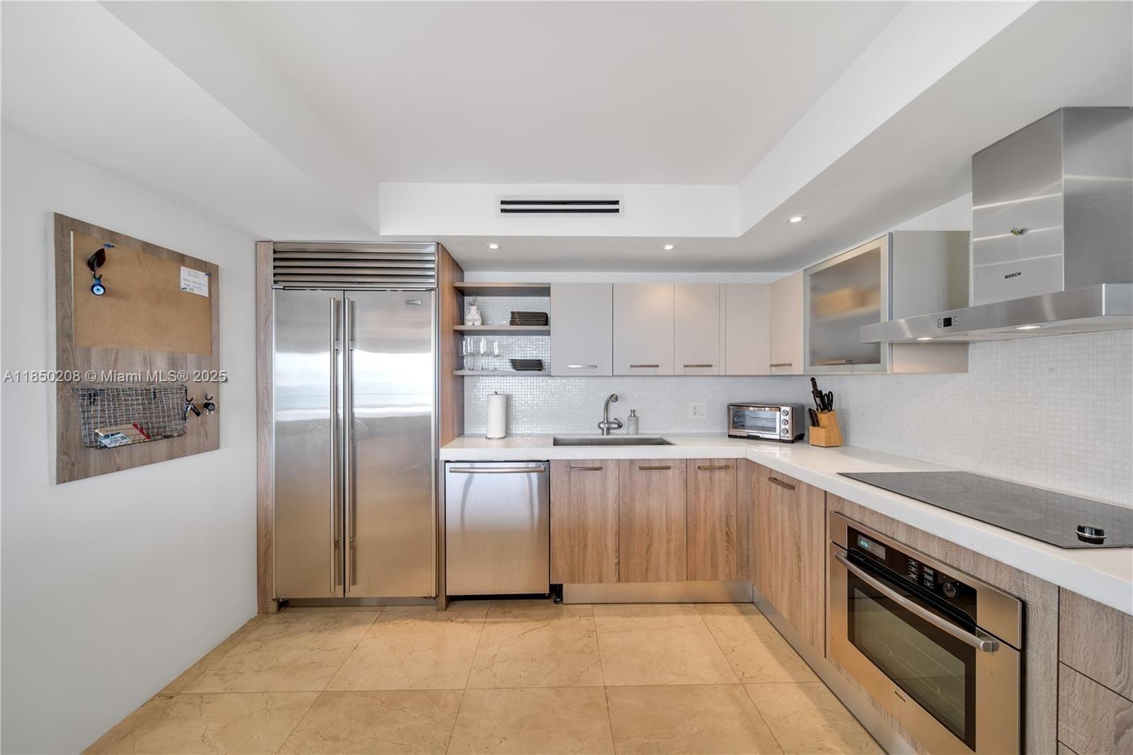 COMMODORE CLUB SOUTH COND - Residential Lease