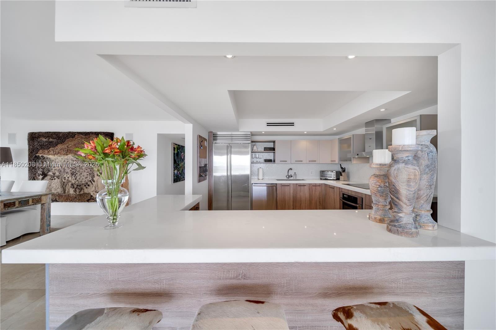 COMMODORE CLUB SOUTH COND - Residential Lease