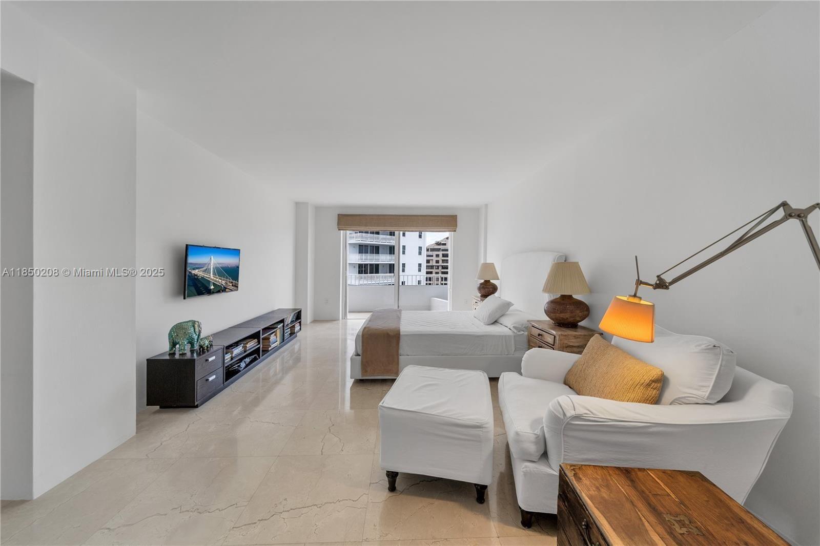 COMMODORE CLUB SOUTH COND - Residential Lease