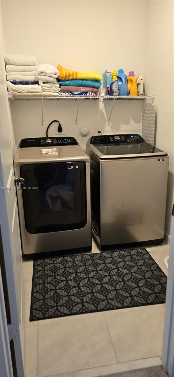 ESTATES AT SILVER PALM - Residential