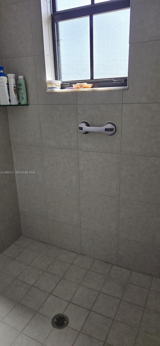 ESTATES AT SILVER PALM - Residential