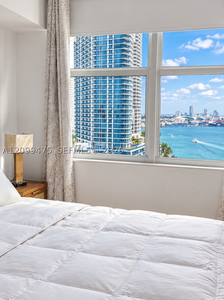31 SE 5th St 2604