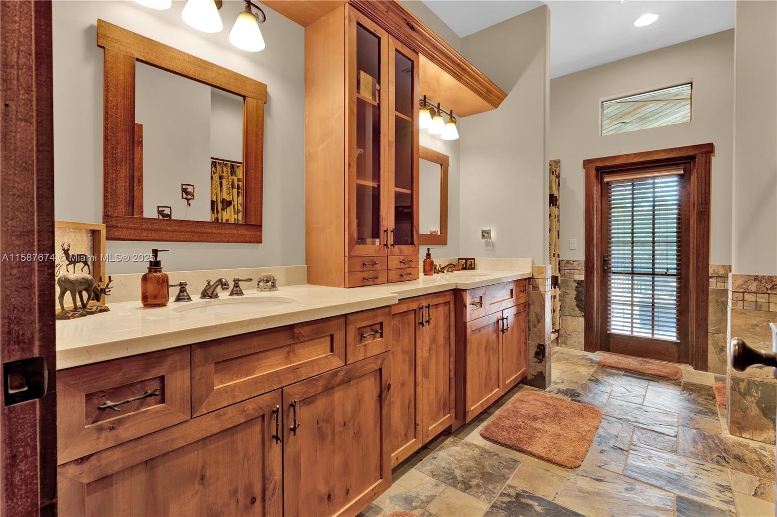 CORAL SPRINGS HILLS - Residential