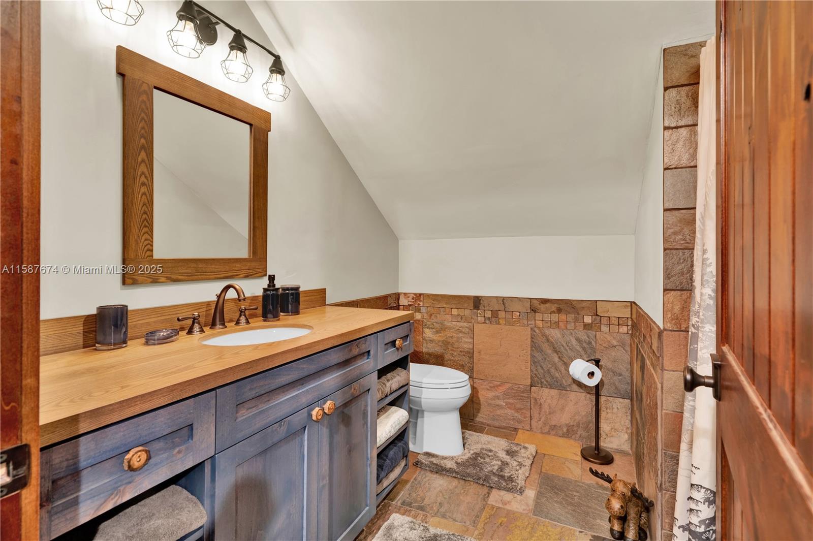 CORAL SPRINGS HILLS - Residential