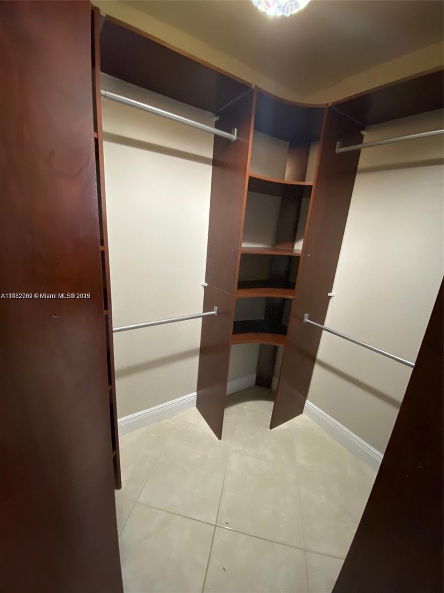 NEW PASEOS CASTELLANOS CO - Residential Lease