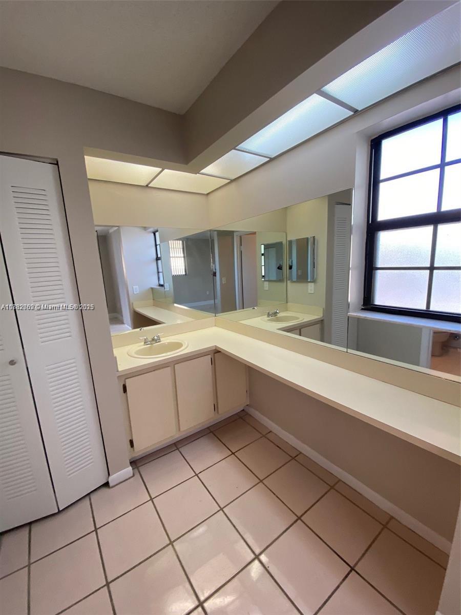 NEW PASEOS CASTELLANOS CO - Residential Lease