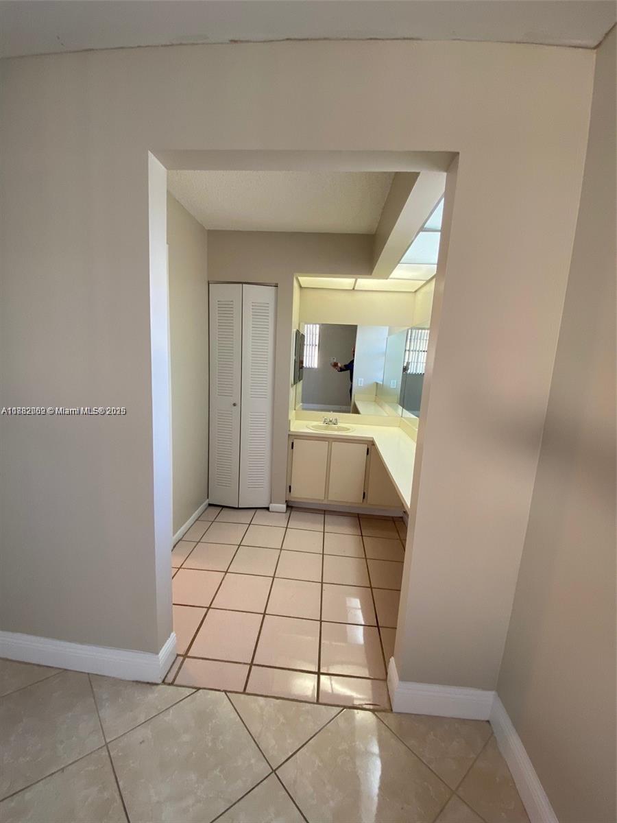 NEW PASEOS CASTELLANOS CO - Residential Lease