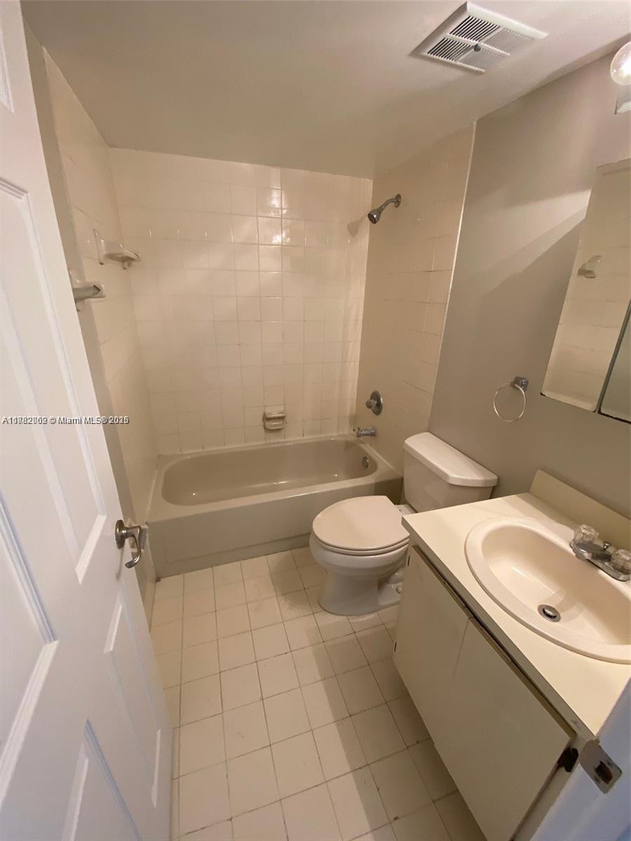 NEW PASEOS CASTELLANOS CO - Residential Lease