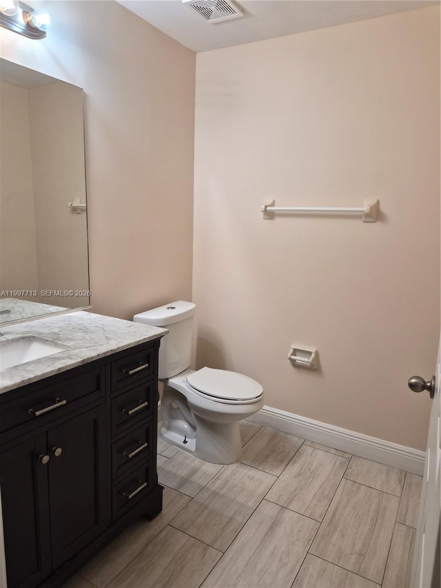 SUNSET PLAZA - Residential Lease