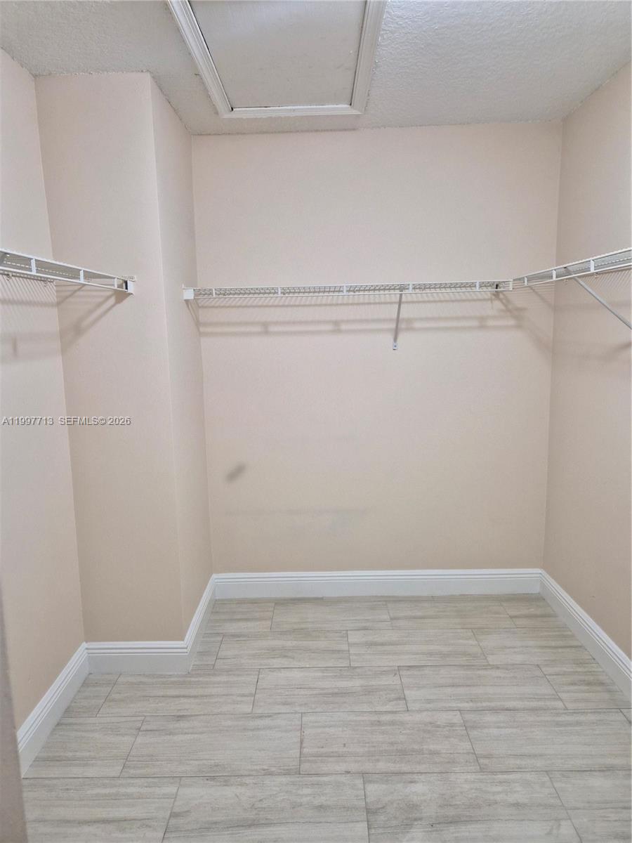 SUNSET PLAZA - Residential Lease