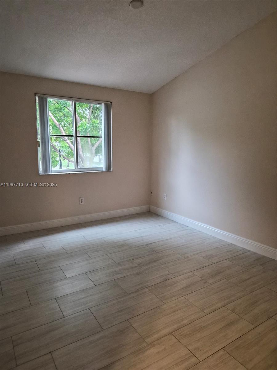 SUNSET PLAZA - Residential Lease