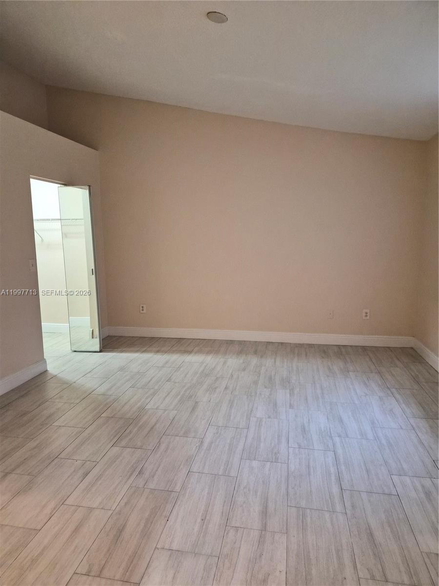 SUNSET PLAZA - Residential Lease