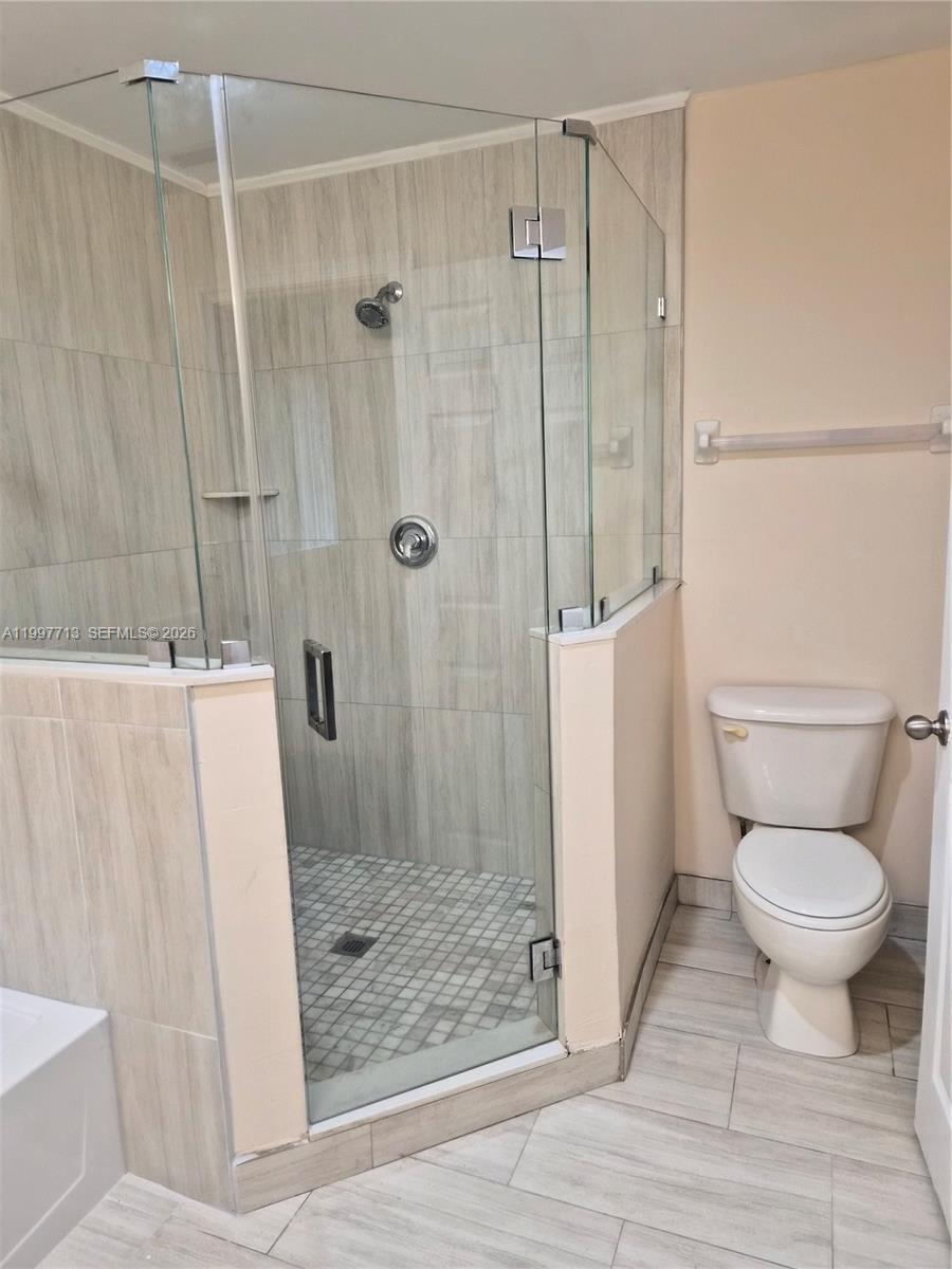 SUNSET PLAZA - Residential Lease