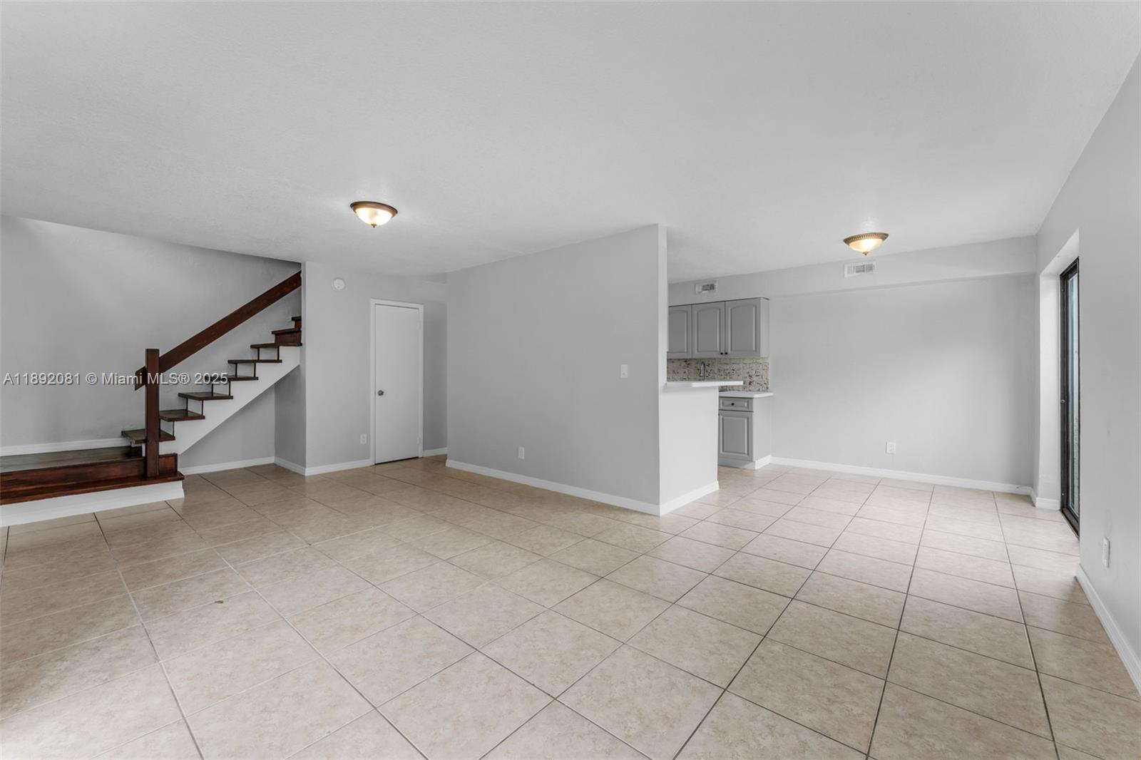 PINEBROOKE CONDO Z - Residential Lease