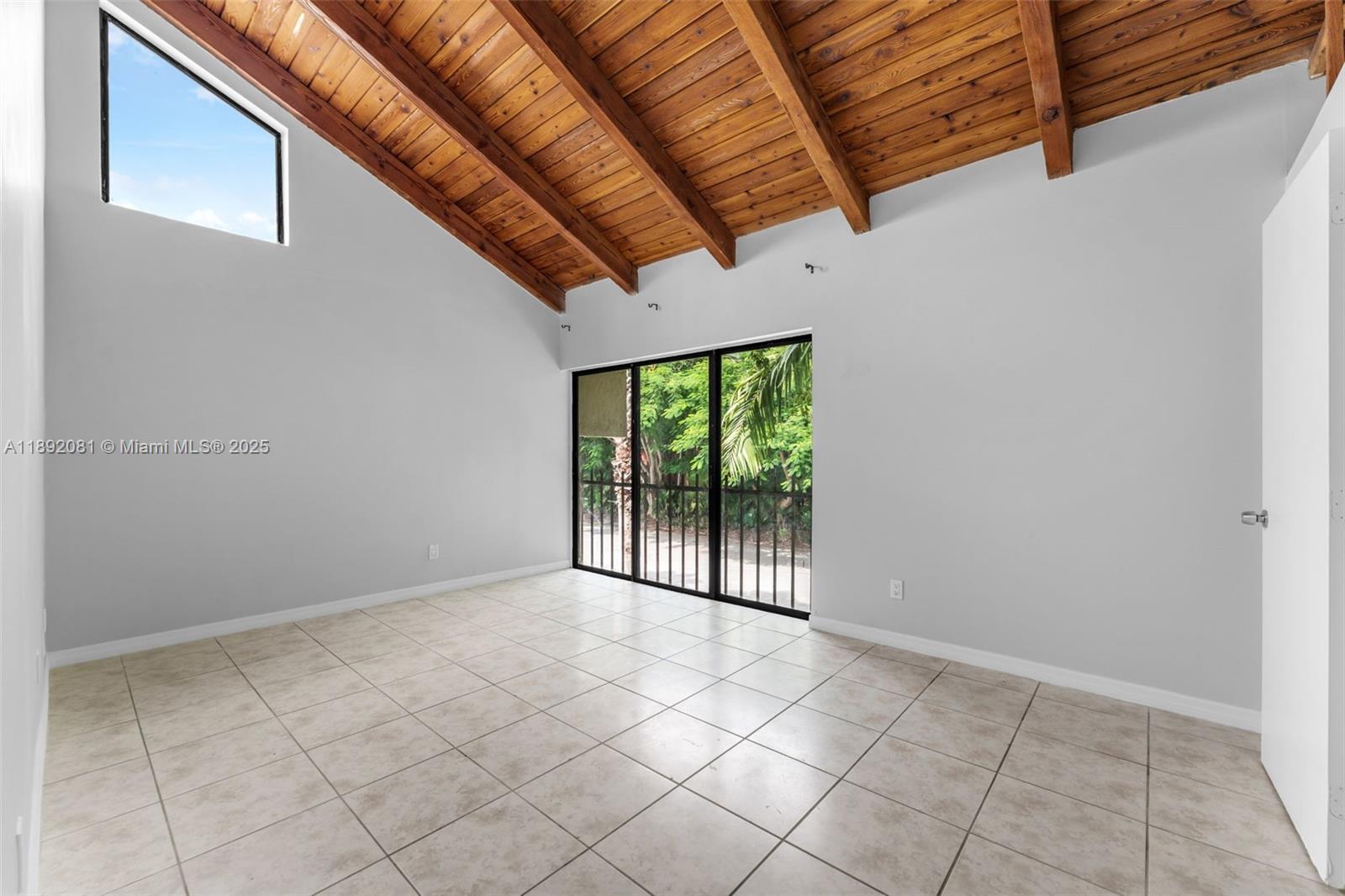 PINEBROOKE CONDO Z - Residential Lease